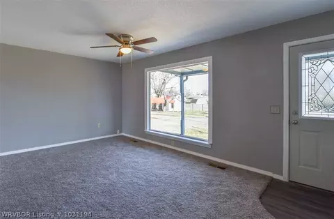 104 7th St, Barling, AR 72923 photo 4
