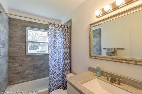 104 7th St, Barling, AR 72923 photo 10