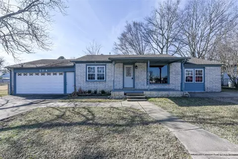 104 7th St, Barling, AR 72923 photo 2