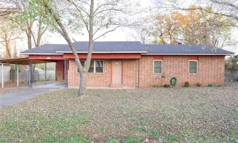 302 Alice Ln, Lavaca, AR 72941 photo 1