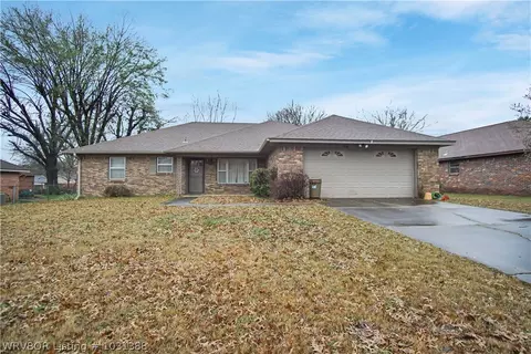 1913 44th Ter, Fort Smith, AR 72904 photo 1