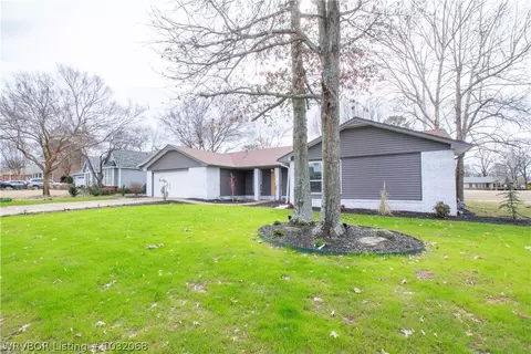 2300 Crosshill Rd, Fort Smith, AR 72908 photo 2