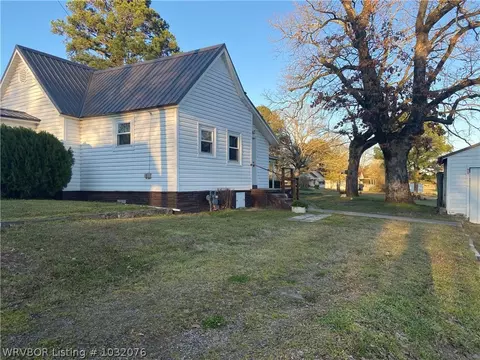 509 S 10th St, Paris, AR 72855 photo 2