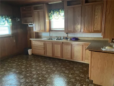 509 S 10th St, Paris, AR 72855 photo 7