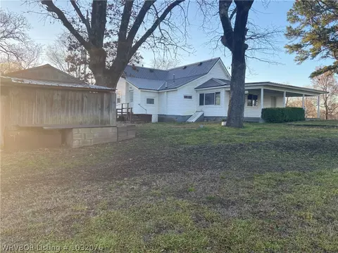 509 S 10th St, Paris, AR 72855 photo 4