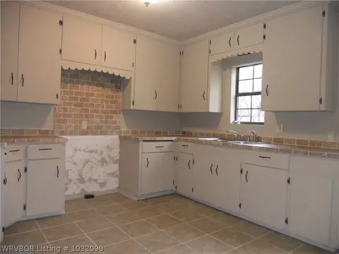 4608 Plum St, Fort Smith, AR 72904 photo 3