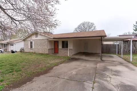 906 Pattie Ln, Barling, AR 72923 photo 2