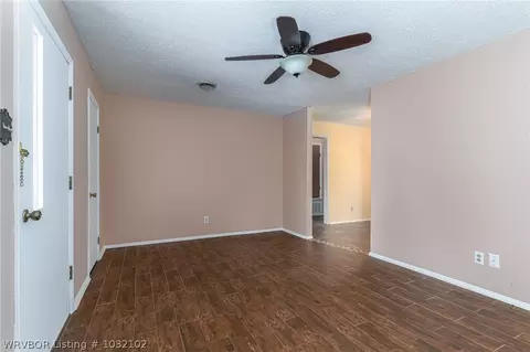 906 Pattie Ln, Barling, AR 72923 photo 6