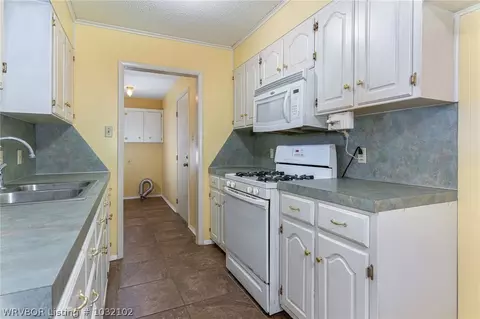 906 Pattie Ln, Barling, AR 72923 photo 9