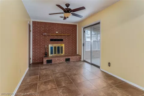 906 Pattie Ln, Barling, AR 72923 photo 13