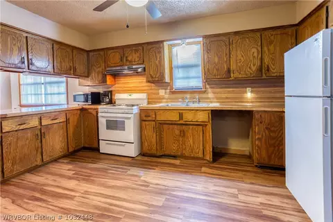 409 Maple St, Hartford, AR 72938 photo 11