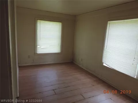 406 3rd St, Ozark, AR 72949 photo 8