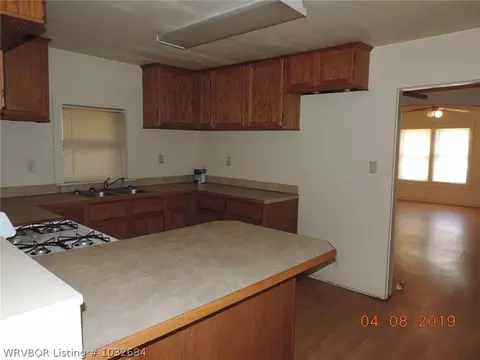 406 3rd St, Ozark, AR 72949 photo 4