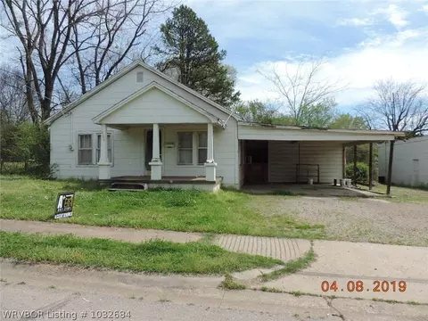 406 3rd St, Ozark, AR 72949 photo 1