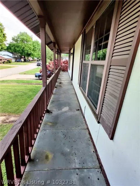 2000 70th St, Fort Smith, AR 72903 photo 2