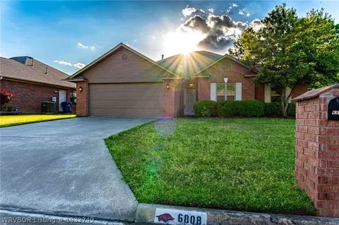 6808 Lookout Dr, Fort Smith, AR 72916 photo 1