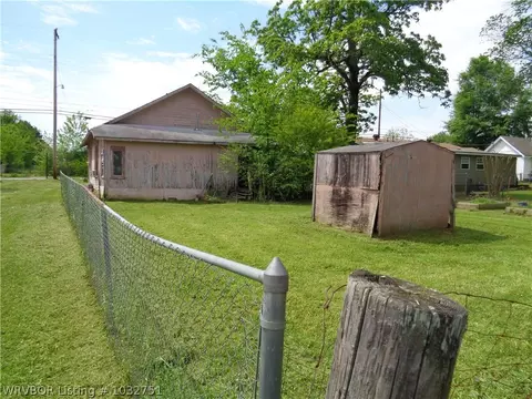 900 N 3rd St, Ozark, AR 72949 photo 6