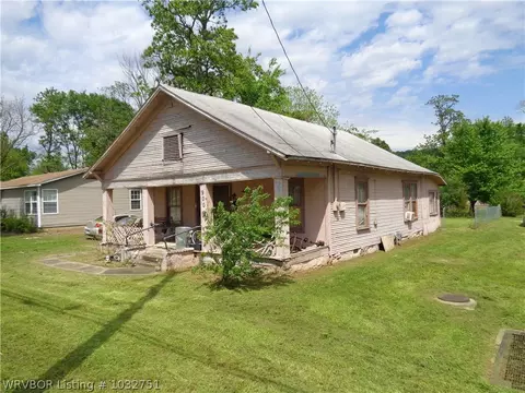 900 N 3rd St, Ozark, AR 72949 photo 2