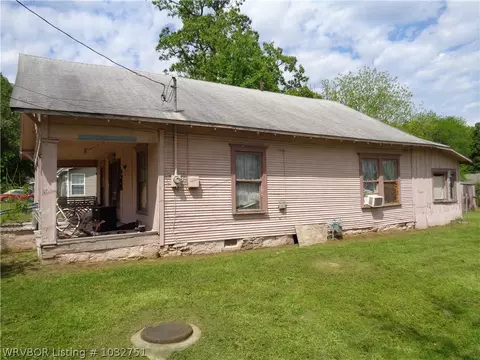 900 N 3rd St, Ozark, AR 72949 photo 4