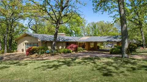 10 Berry Hill Rd, Fort Smith, AR 72903 photo 1