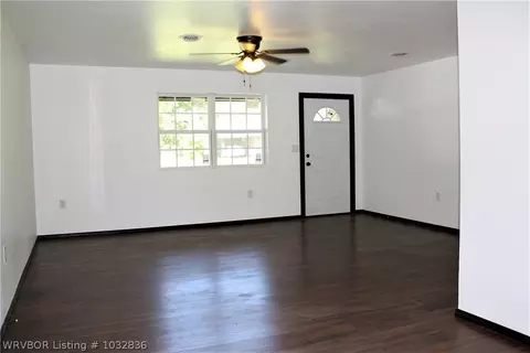 1203 Crescent Dr, Paris, AR 72855 photo 7
