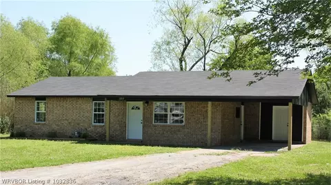 1203 Crescent Dr, Paris, AR 72855 photo 2
