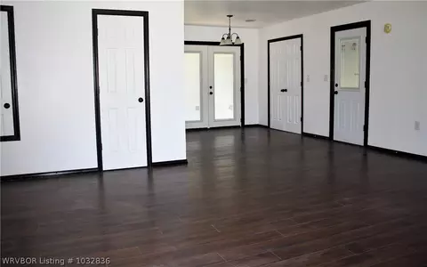 1203 Crescent Dr, Paris, AR 72855 photo 6
