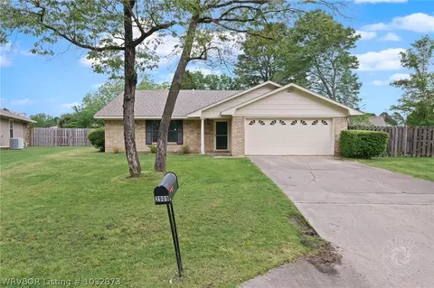 2909 Riverbend Dr, Fort Smith, AR 72903 photo 1