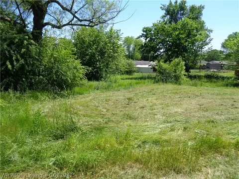 1907 Gordon Dr, Ozark, AR 72949 photo 1