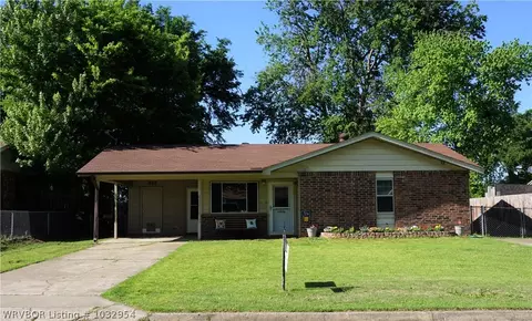 1104 P St, Barling, AR 72923 photo 1