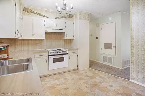 202 Cleaver St, Pocola, OK 74902 photo 5