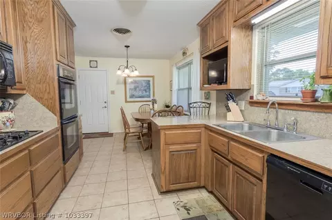 129 Georgetown Ln, Fort Smith, AR 72908 photo 3