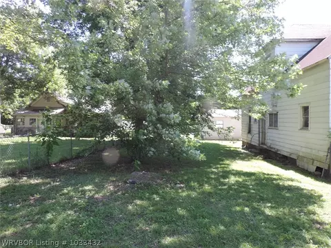 502 Market St, Ozark, AR 72949 photo 2
