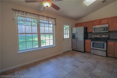 1006 J St, Barling, AR 72923 photo 6
