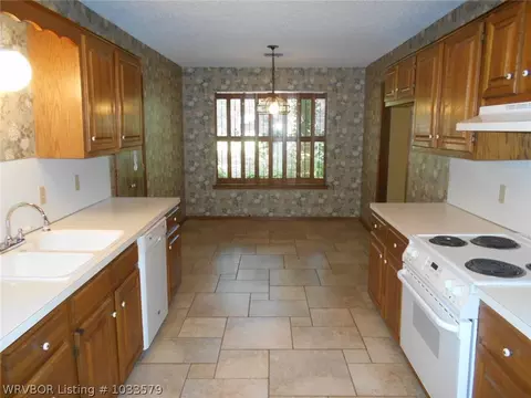 8601 Meadow Dr, Fort Smith, AR 72908 photo 2