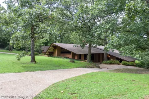 8 Berry Hill Rd, Fort Smith, AR 72903 photo 1
