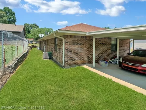 2702 Bluff Ave, Fort Smith, AR 72901 photo 4