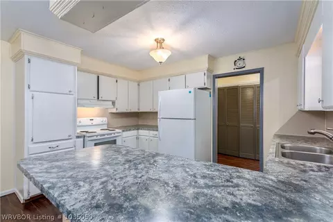 561 E Badger Lee Rd, Sallisaw, OK 74955 photo 6