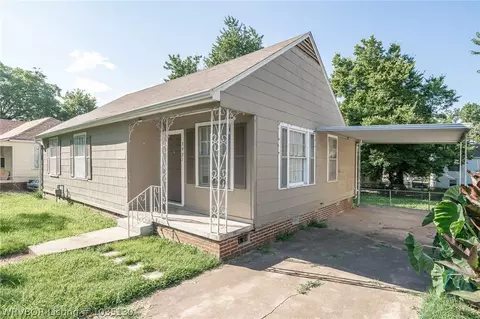 3921 Macarthur Dr, Fort Smith, AR 72904 photo 2