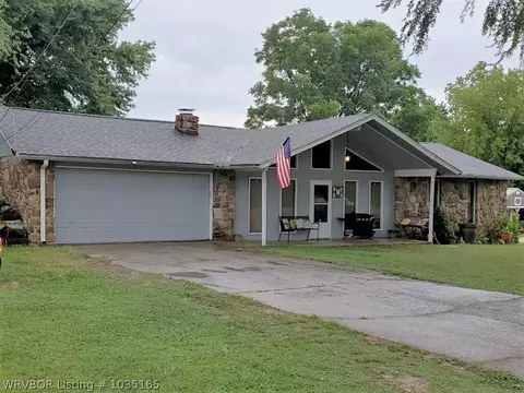 210 W Hazel St, Dyer, AR 72935 photo 1