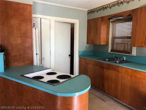 2400 S R St, Fort Smith, AR 72901 photo 3