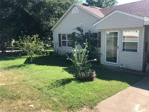 2400 S R St, Fort Smith, AR 72901 photo 1