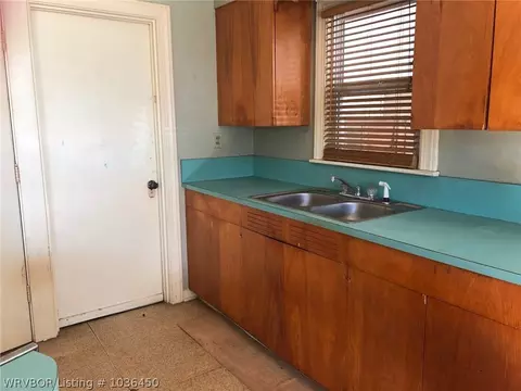 2400 S R St, Fort Smith, AR 72901 photo 5