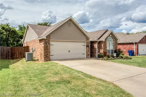 7800 Parkview Dr, Fort Smith, AR 72916 photo 2