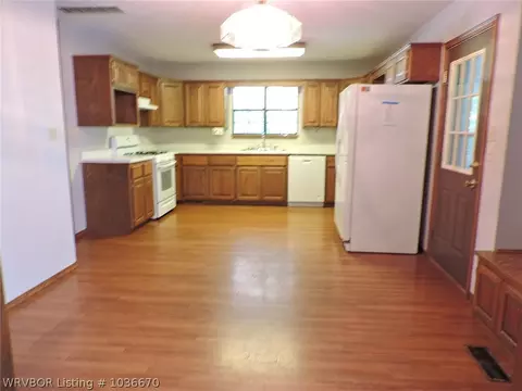 4305 S 35th Dr, Fort Smith, AR 72903 photo 2