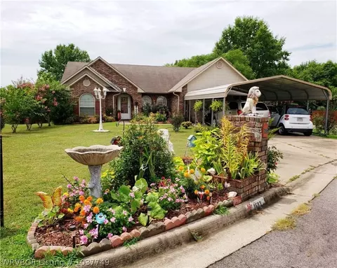 1683 Eastgate Cir, Greenwood, AR 72936 photo 6