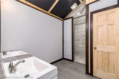 108 Vine St, Hackett, AR 72937 photo 8