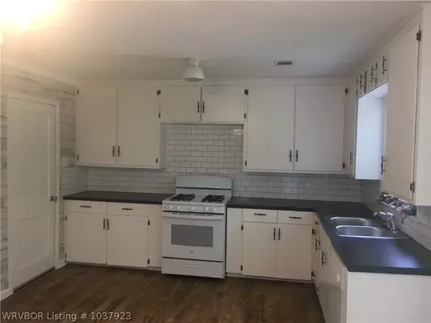 1107 39th St, Fort Smith, AR 72904 photo 6