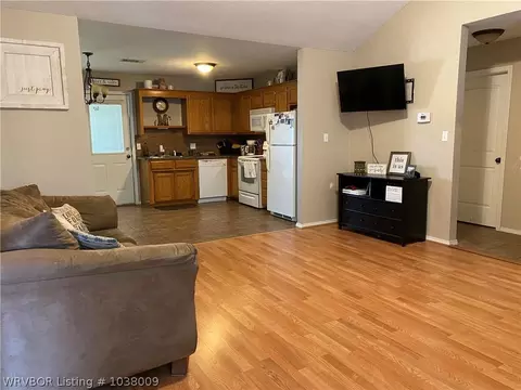 415 Riley Dr, Alma, AR 72921 photo 2