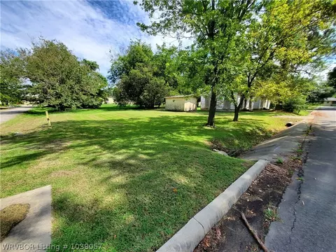 1410 N 30th St, Fort Smith, AR 72901 photo 1